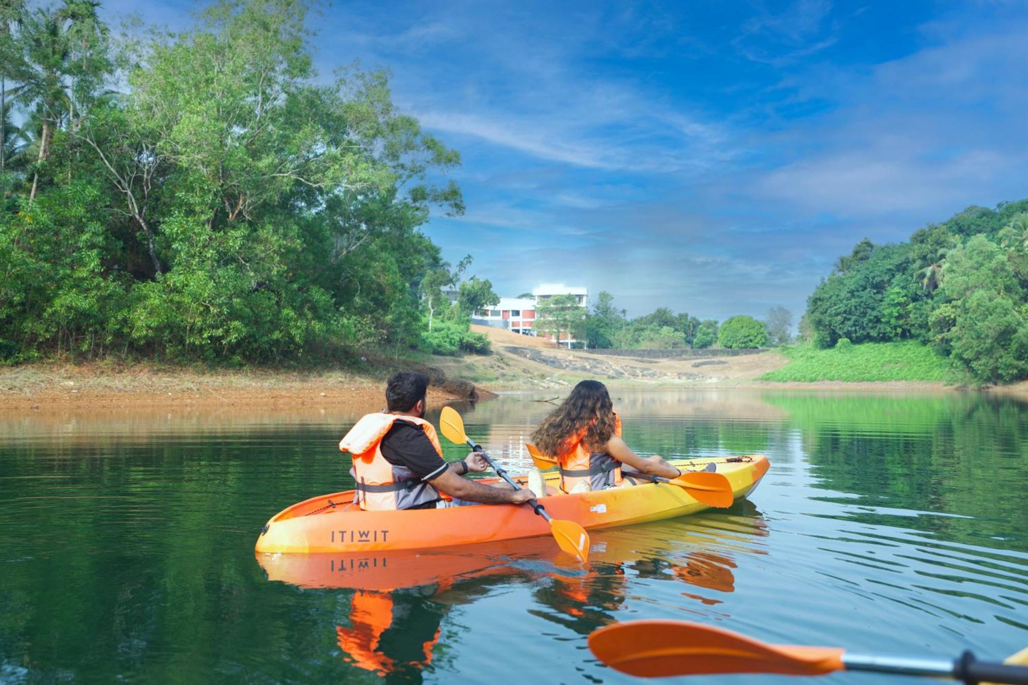מלון Mennanyam Serene Aqua Hills Kozhikode מראה חיצוני תמונה