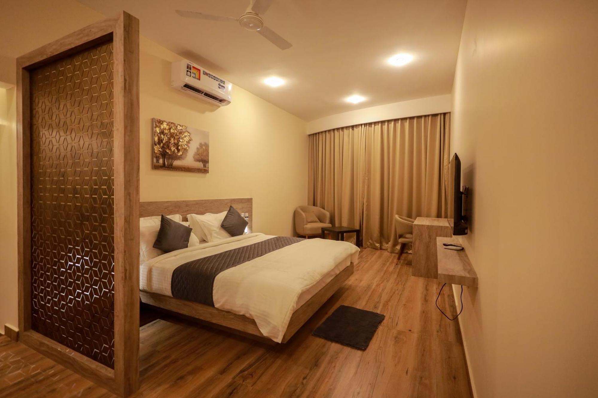 מלון Mennanyam Serene Aqua Hills Kozhikode מראה חיצוני תמונה
